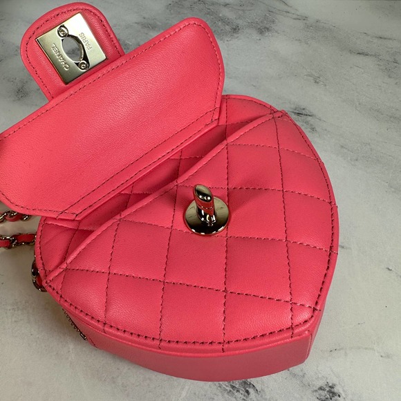 Chanel Pink Heart Bag Mini 22S CC small Lambskin Leather Crossbody bag New w/tag - Picture 6 of 15